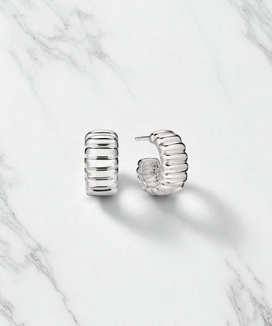 Charlotte Bold Ribbed Statement Hoops • 14K Gold