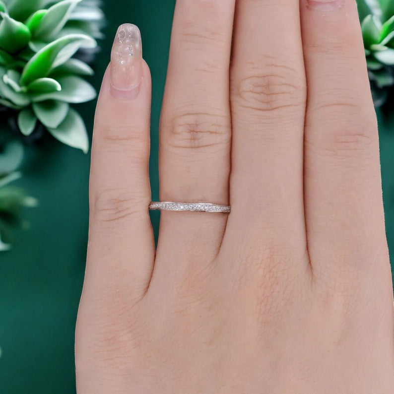 0.300ct Twist Moissanite Ring Band