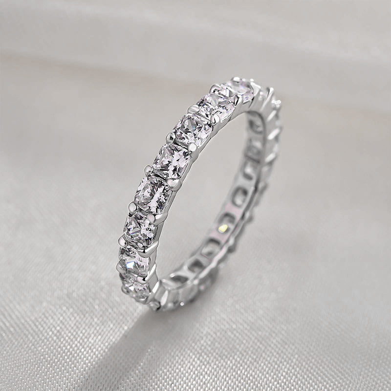 Moissanite Band