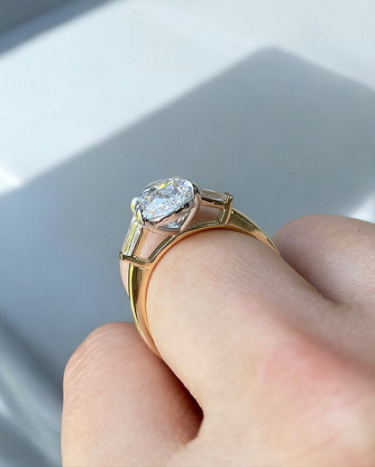  Moissanite Ring