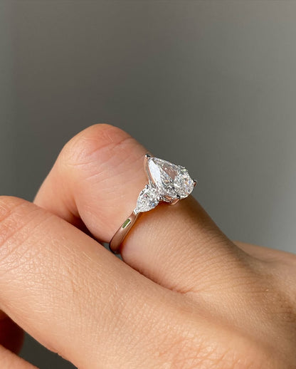 Moissanite Ring