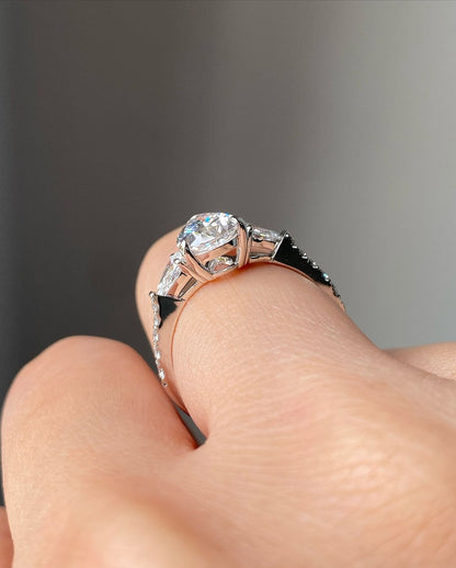  Moissanite Ring