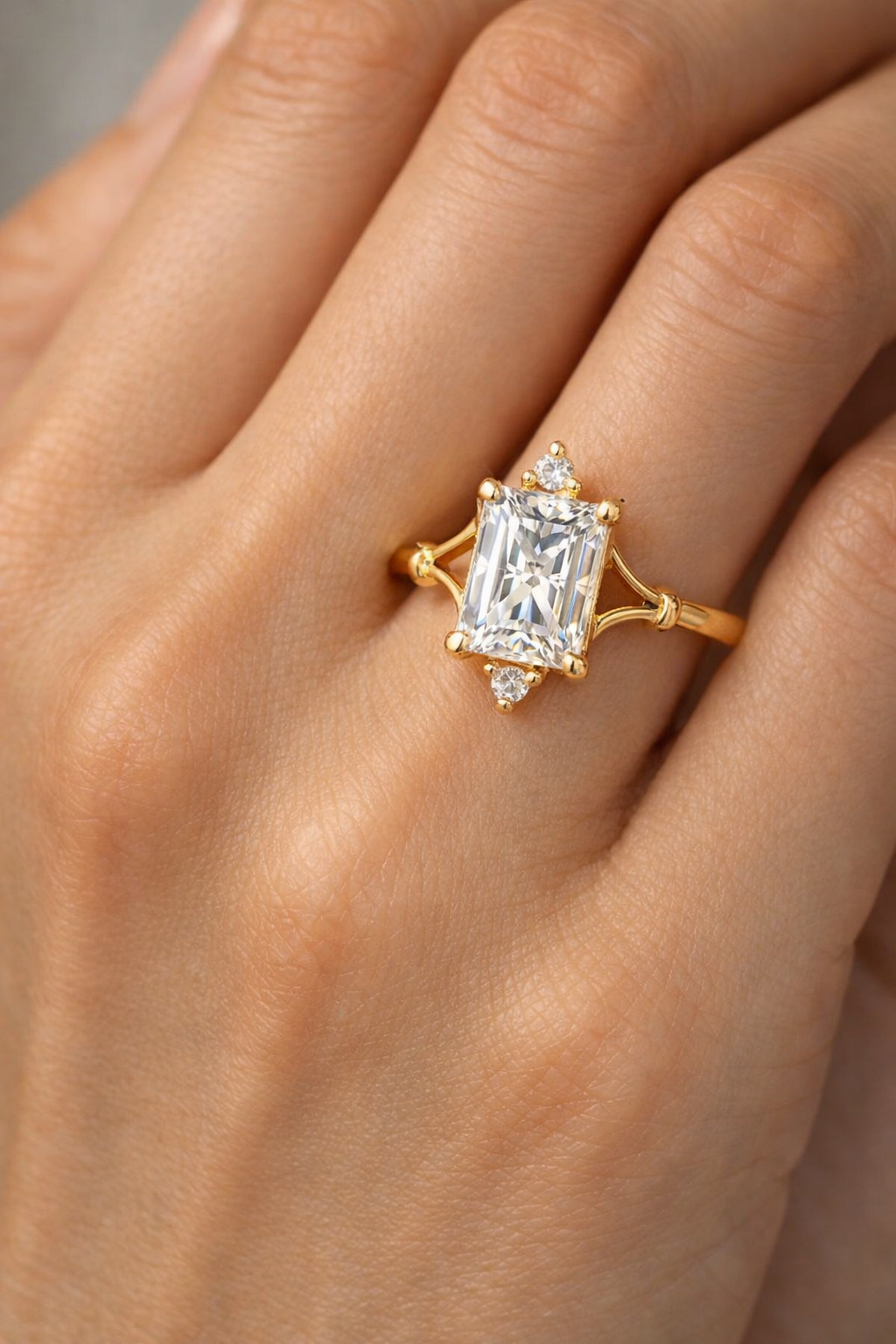 emerald cut engagement ring diamond​

