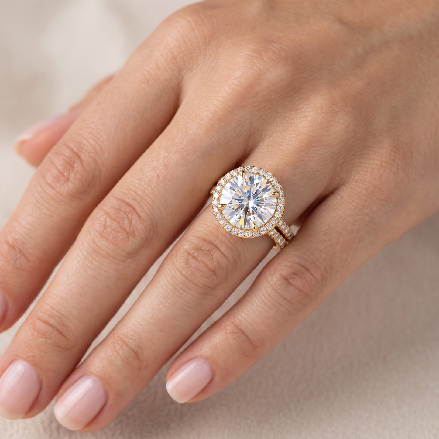 1.00ct Halo Round cut Lab-Grown engagement ring