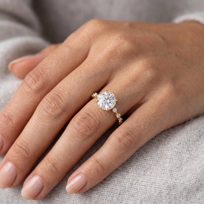 1.620 CT Round cut Lab-Grown Diamond Engagement Ring