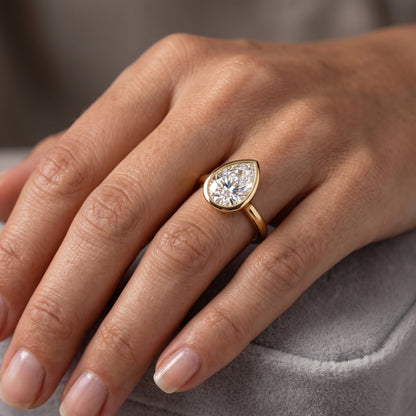 Pear Bezel Diamond Ring 1.25ct – 14K Gold Engagement & Bridal Ring