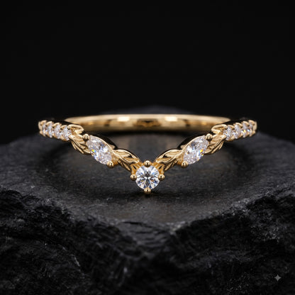 0.120 ct Lab Grown Diamond Curved Wedding Band Ring
