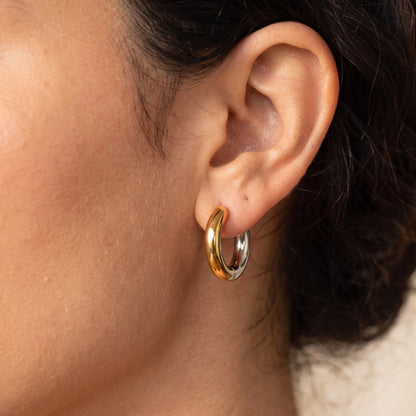 gold chunky earrings​

