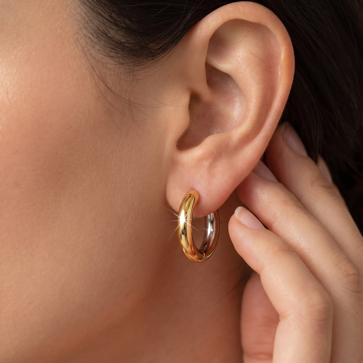 chunky gold earrings​

