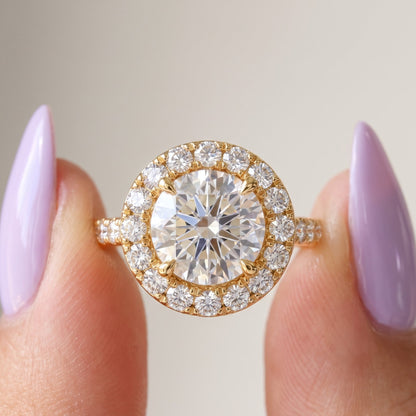 round engagement rings with halo​

