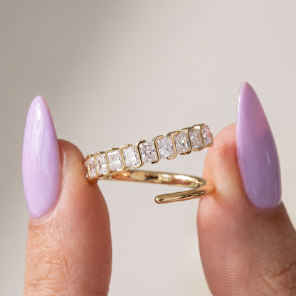 radiant cut ring gold band​

