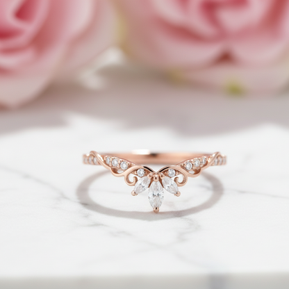 curved wedding band moissanite​

