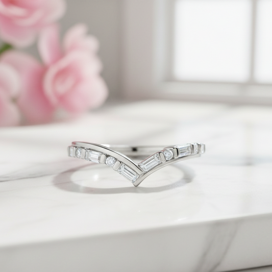curved wedding band gold​


