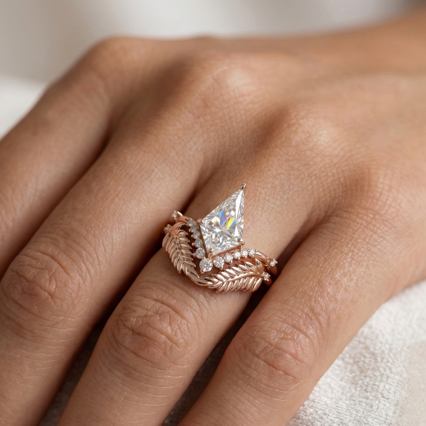 2.30 Ct Kite Cut Lab Grown Diamond Leaf Bridal Ring Set