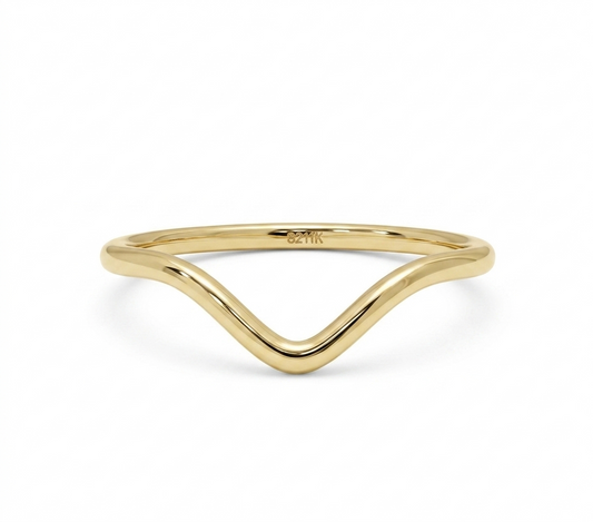 14K Yellow Gold V‑Shape Chevron Ring | Amavida