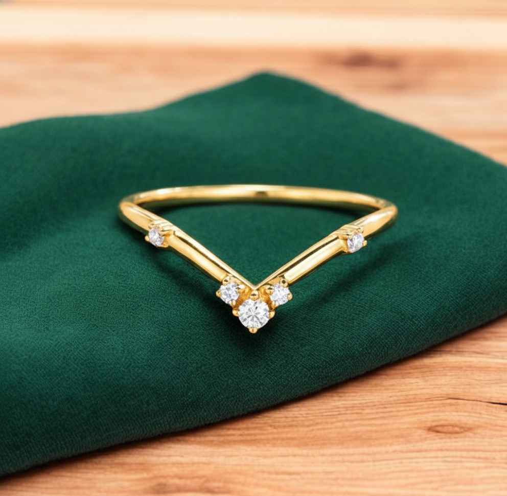 0.07 Ct Lab-Grown Diamond V-Shaped Ring – 14K Gold Chevron Band