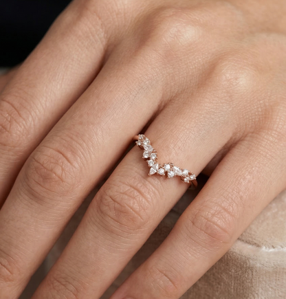 0.23 Ct Curved Lab-Grown Diamond Wedding Band