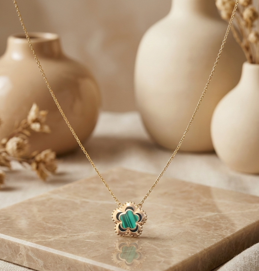 13.4 mm Green Malachite Clover Pendant Necklace