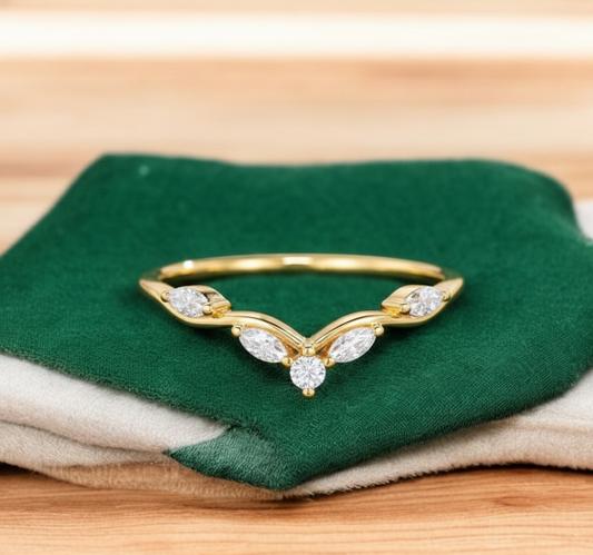 0.170ct Vintage Marquise Lab-Grown Diamond Curved Wedding Band