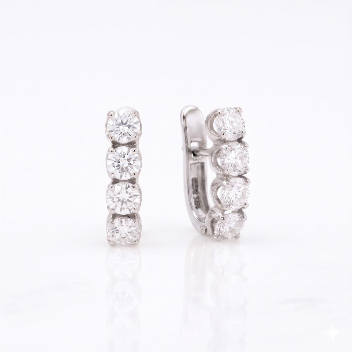 huggie earrings gold​

