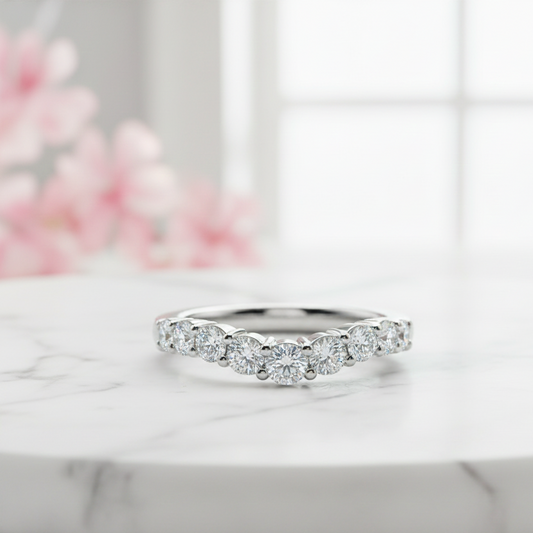round cut engagement rings gold