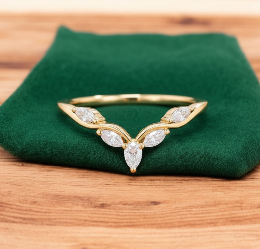 0.17 Ct Marquise Lab-Grown Diamond Curved Wedding Ring