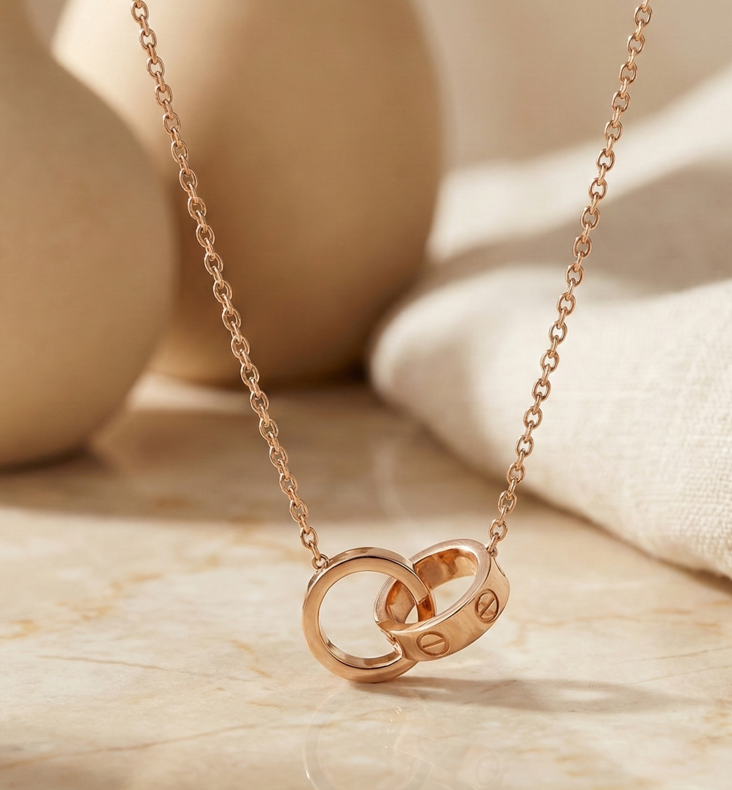 14K Gold Interlocking Rings Chain Necklace Pendant