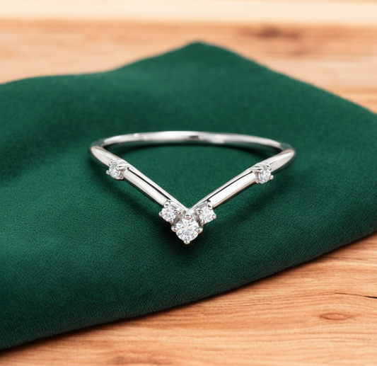 0.07 Ct Lab-Grown Diamond V-Shaped Ring – 14K Gold Chevron Band