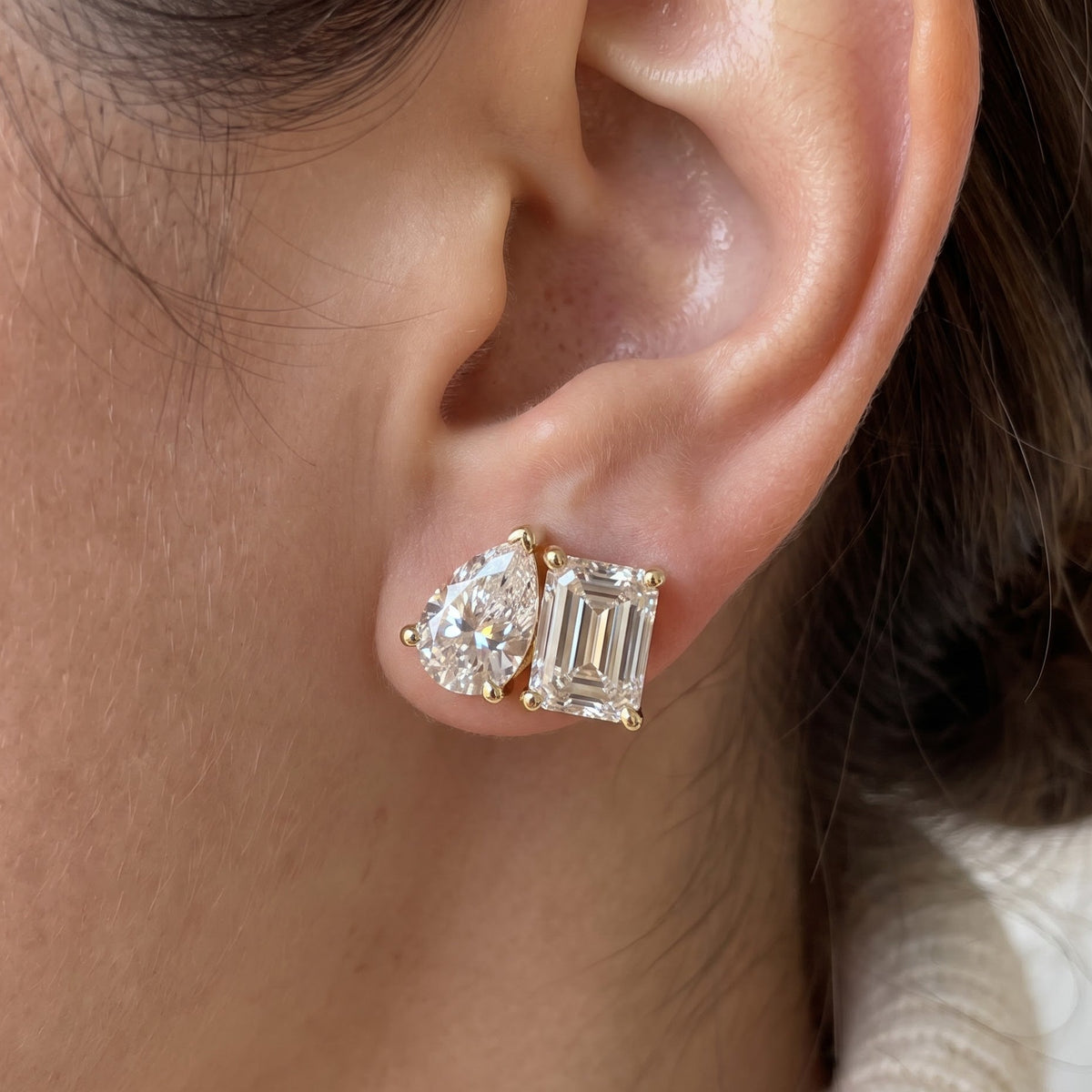 stud women's diamond earrings​


