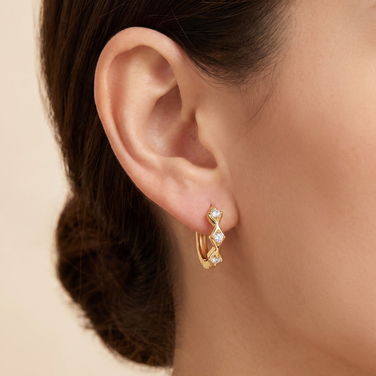 huggies hoop earrings​


