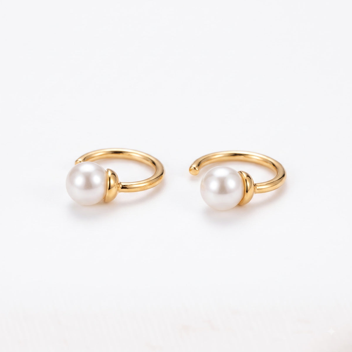 pearl heart hoop earrings​

