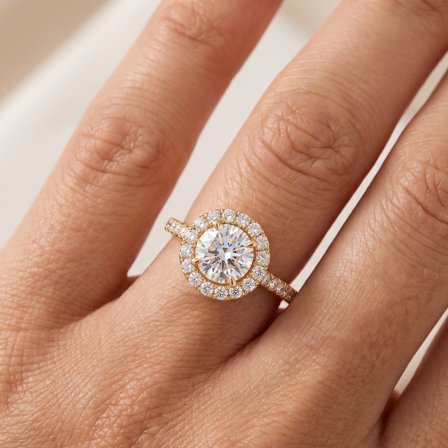 halo round engagement rings​

