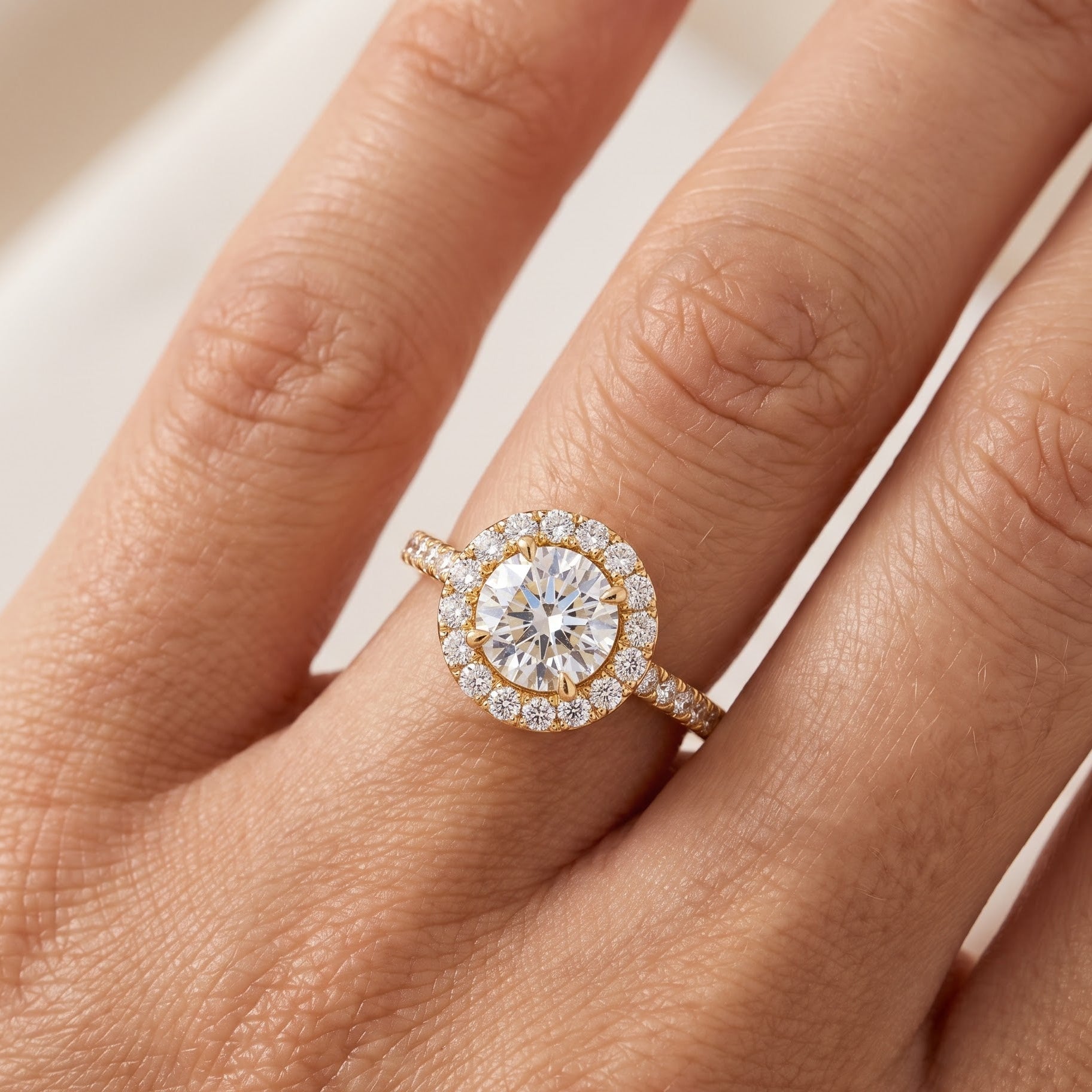 halo round engagement rings​

