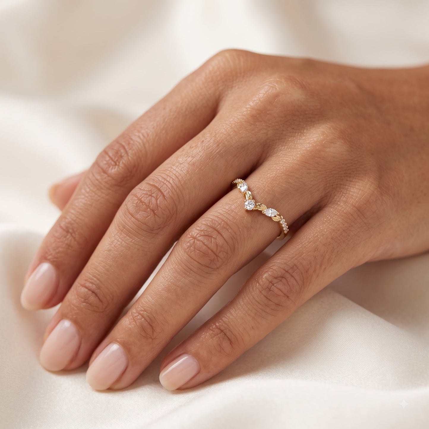 0.120 ct Lab Grown Diamond Curved Wedding Band Ring