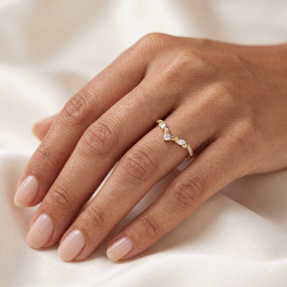 0.120 ct Lab Grown Diamond Curved Wedding Band Ring