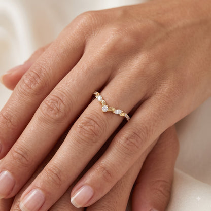 0.120 ct Lab Grown Diamond Curved Wedding Band Ring