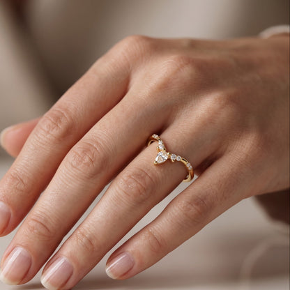 curved wedding band with diamonds​

