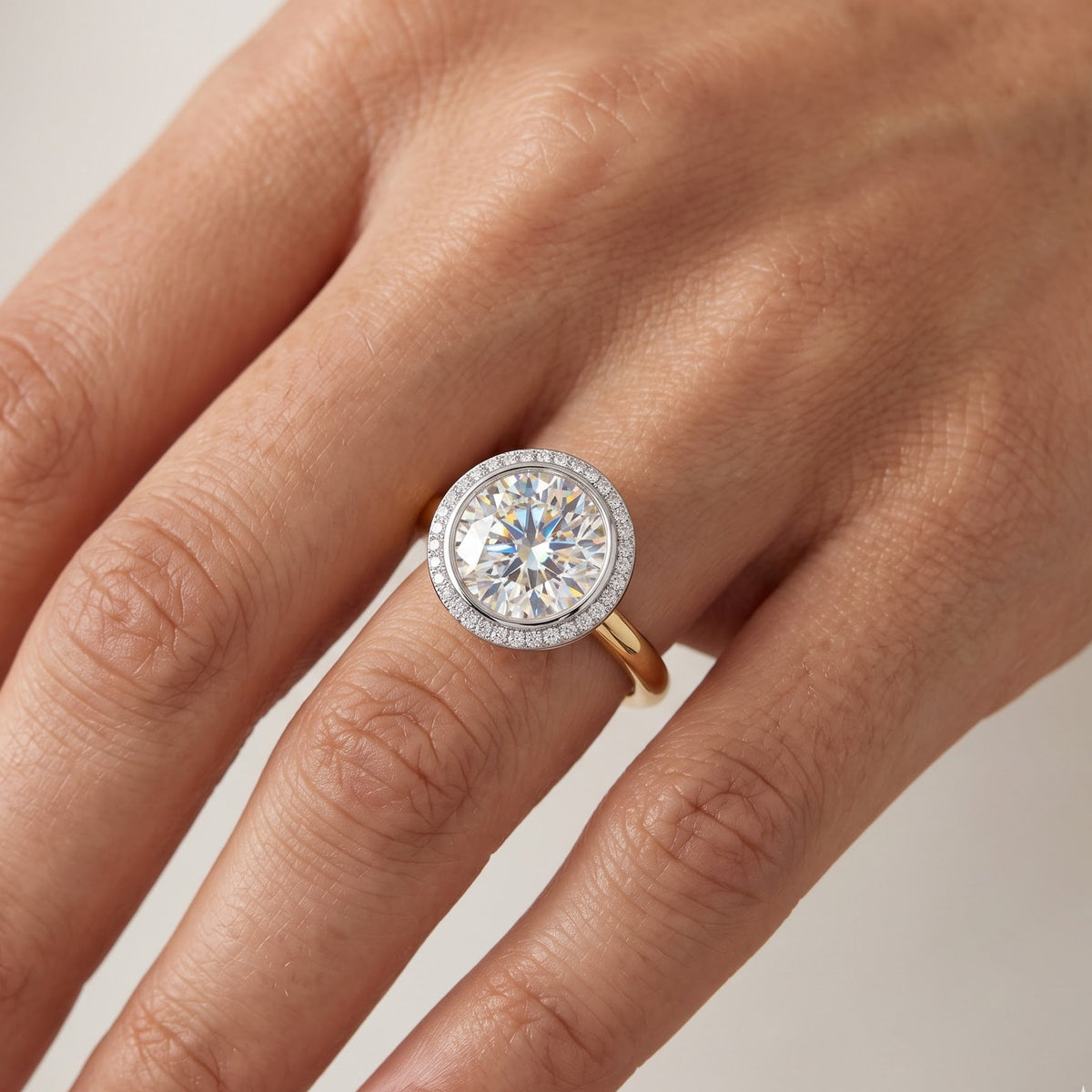 halo diamond ring​

