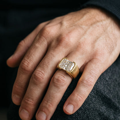 radiant cut engagement ring​

