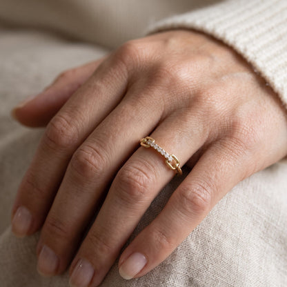 solid gold dainty ring​

