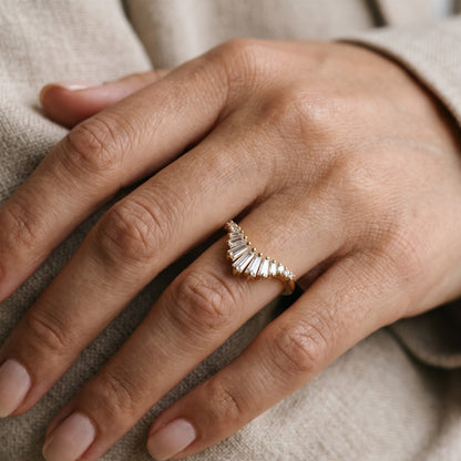 chevron shaped wedding band​

