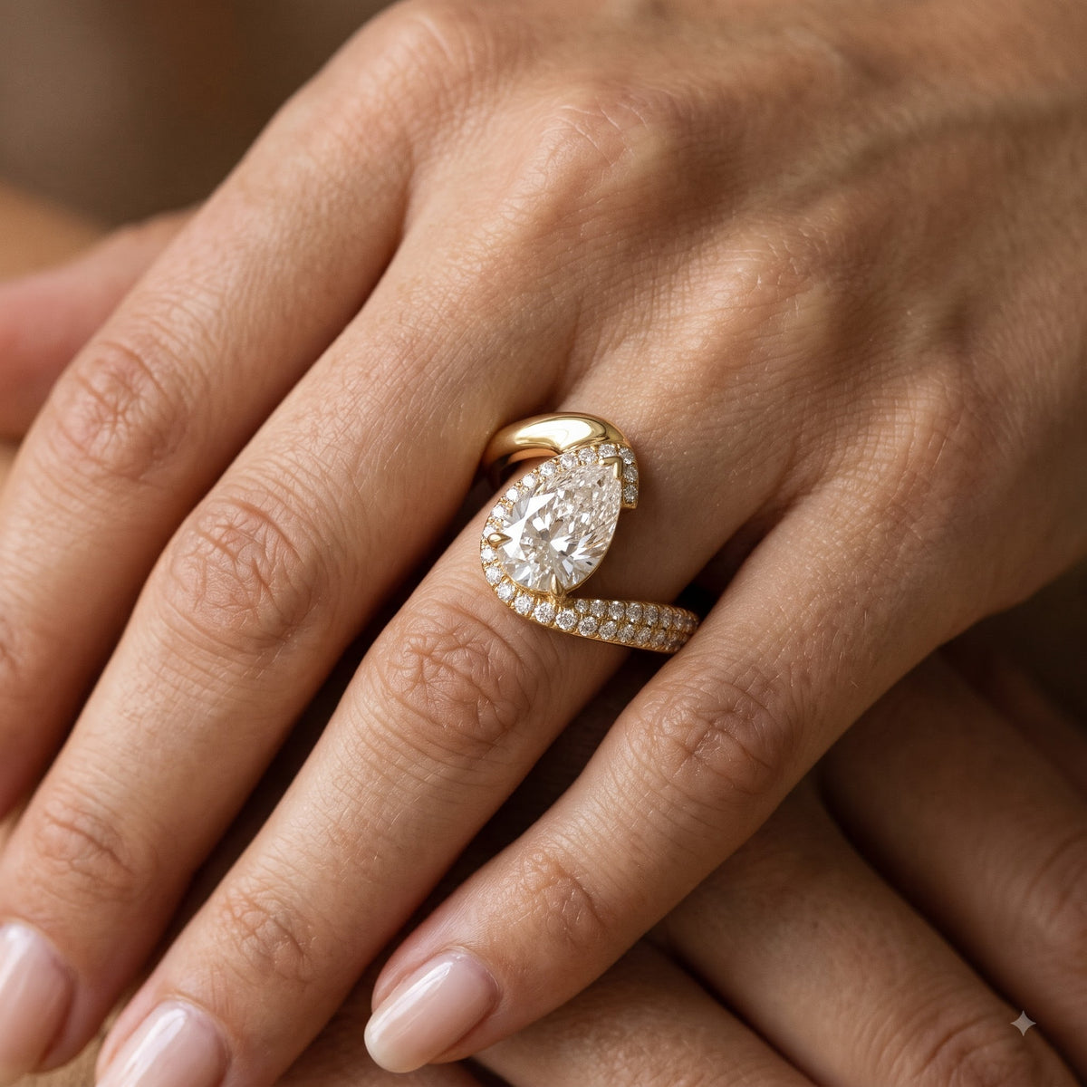 1.00 Ct Pear Cut Lab-Grown Diamond Engagement Ring in Gold | Diamond Halo Ring – Amavida Jewels
