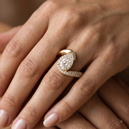 1.00 Ct Pear Cut Lab-Grown Diamond Engagement Ring in Gold | Diamond Halo Ring – Amavida Jewels