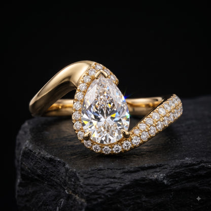 1.00 Ct Pear Cut Lab-Grown Diamond Engagement Ring in Gold | Diamond Halo Ring – Amavida Jewels