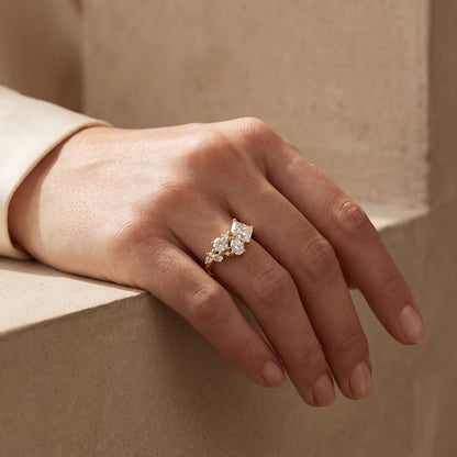 oval and round lab grown diamond ring
