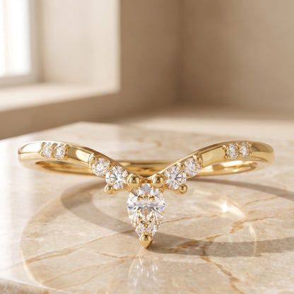 curved wedding band gold​

