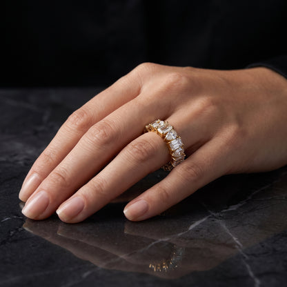 pear shaped emerald and diamond ring​

