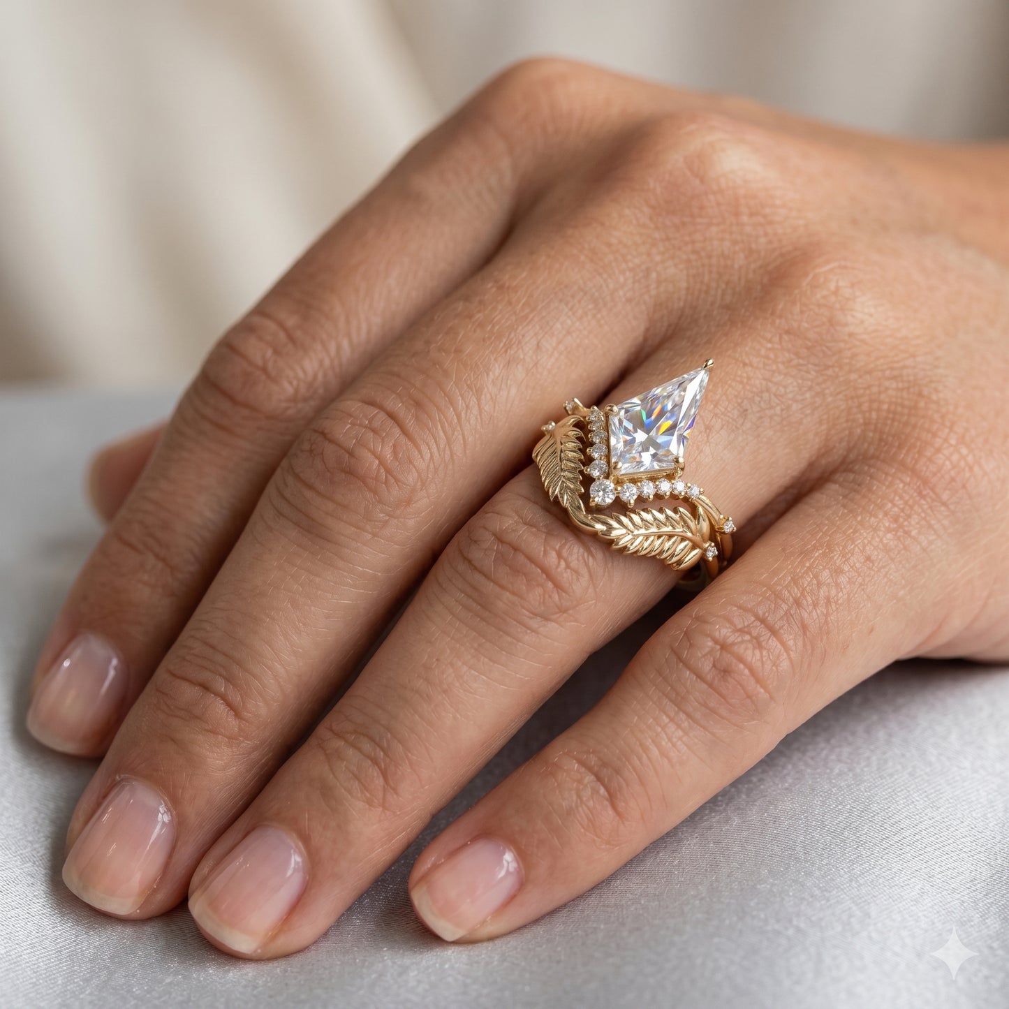 2.30 Ct Kite Cut Lab Grown Diamond Leaf Bridal Ring Set
