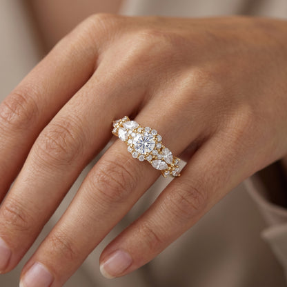 Vintage Cluster 0.6ct Round Cut Lab Grown Diamond Engagement Ring