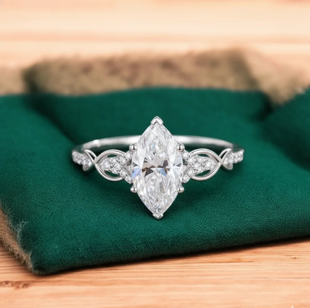solitaire marquise diamond ring
